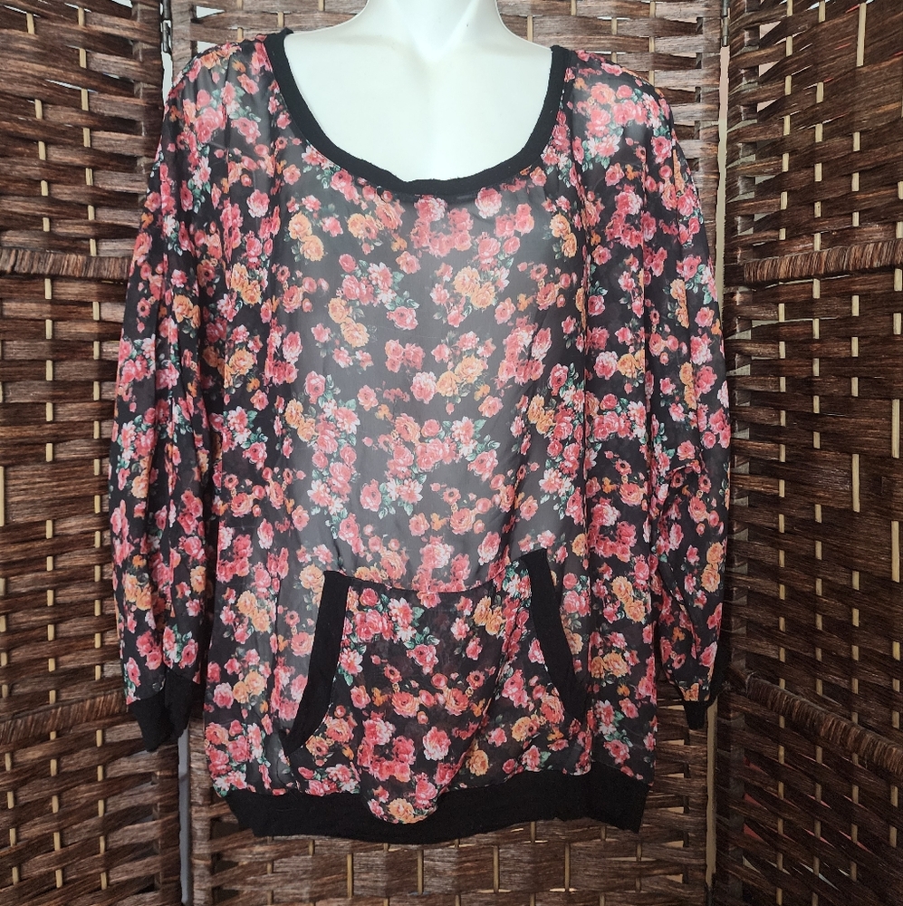 Eyeshadow Floral Print Blouse with Relaxed Love on a Hanger Blouse Size - Picture 2 of 10